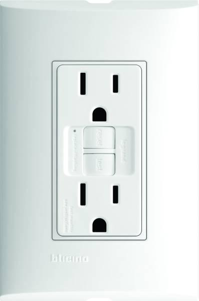 212331 FORZA - Placa con contacto duplex 2p+t PI ICFT blanco Forza Bticino