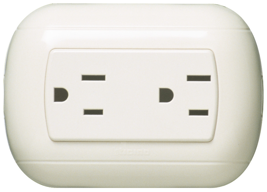 6554 OVAL - Contacto duplex 2p+t blanco Oval Sobreponer Bticino